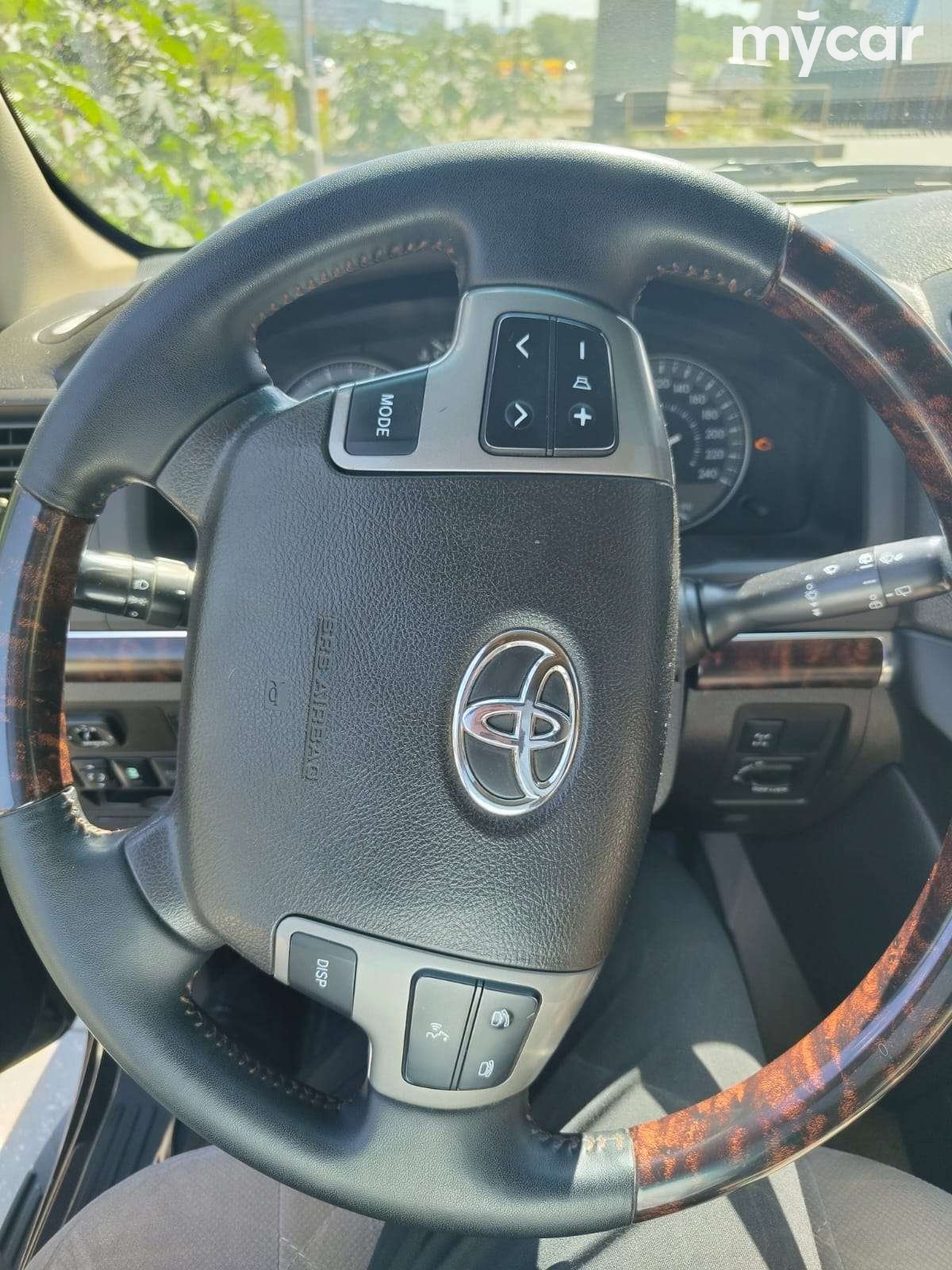 Toyota Land Cruiser 2010