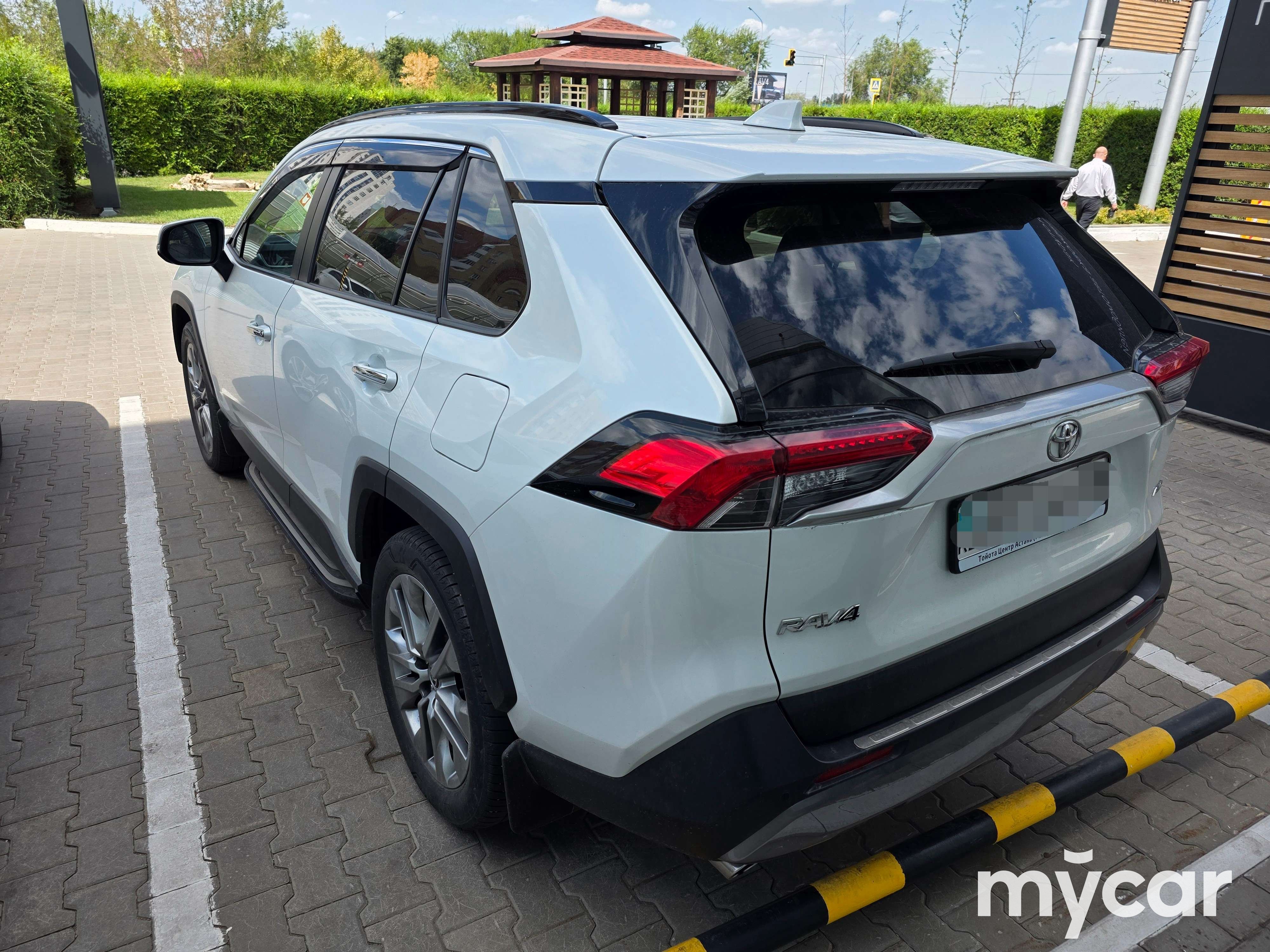 Toyota RAV4 2021