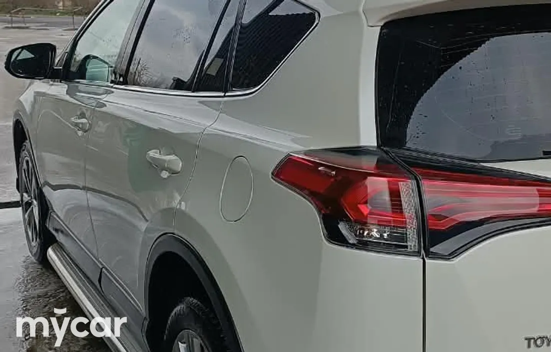 Toyota RAV4 2017