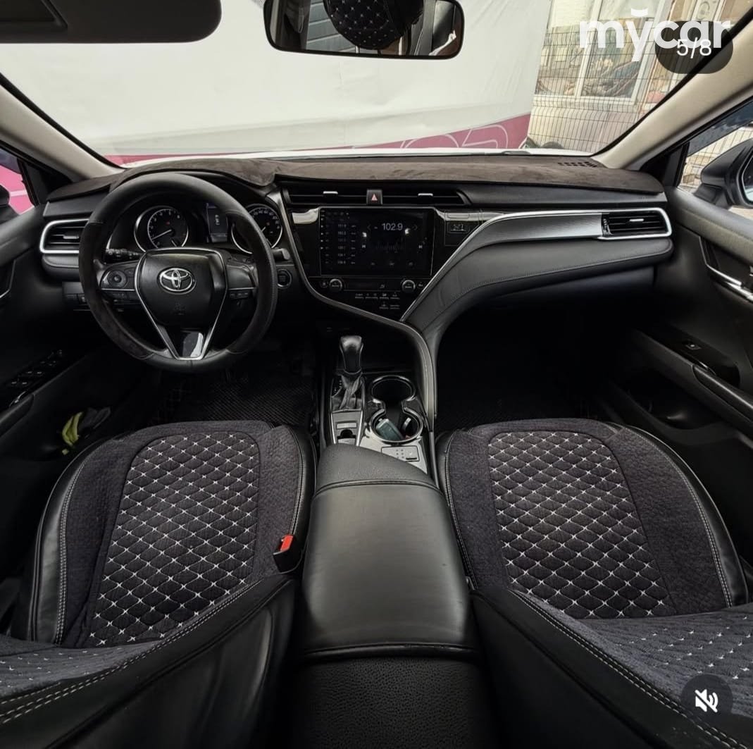 Toyota Camry 2019