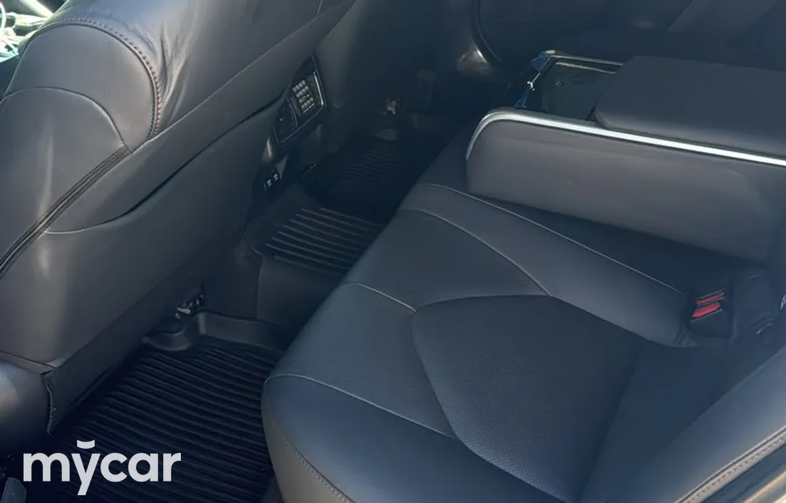 Toyota Camry 2019