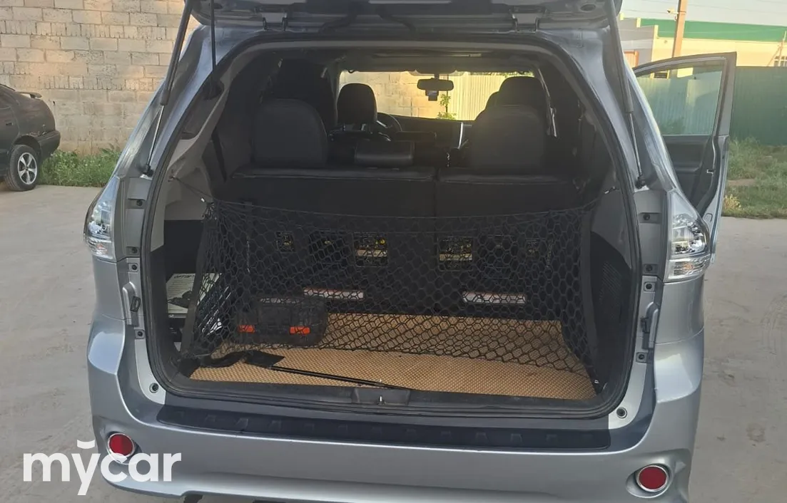 Toyota Sienna 2014