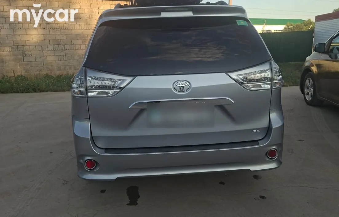 Toyota Sienna 2014
