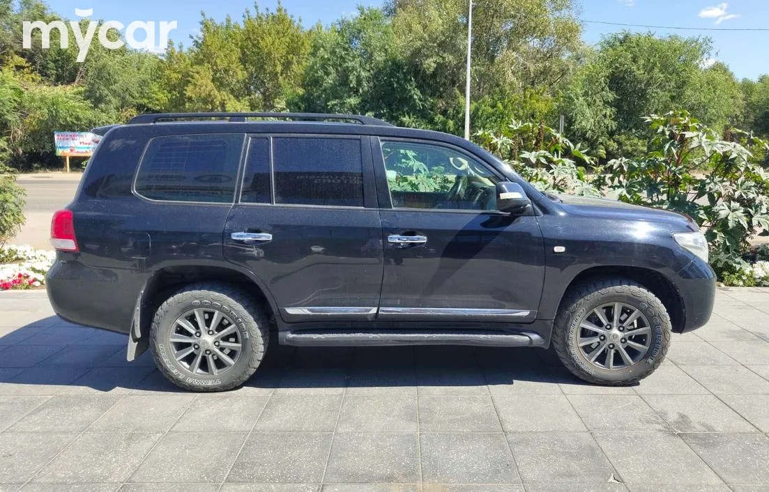 Toyota Land Cruiser 2010