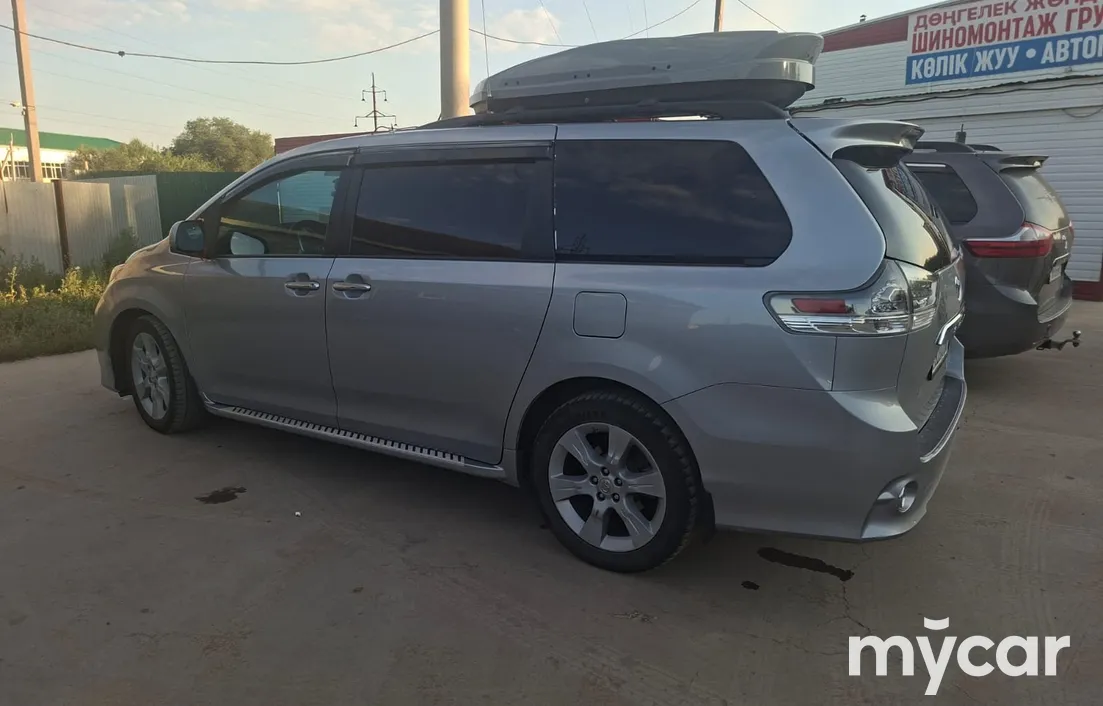 Toyota Sienna 2014