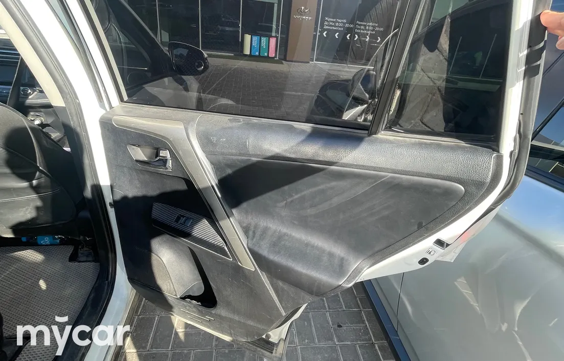 Toyota RAV4 2014