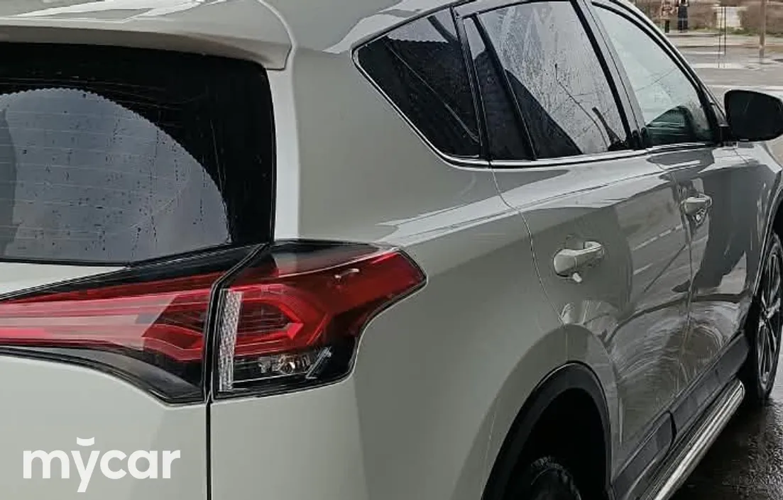 Toyota RAV4 2017