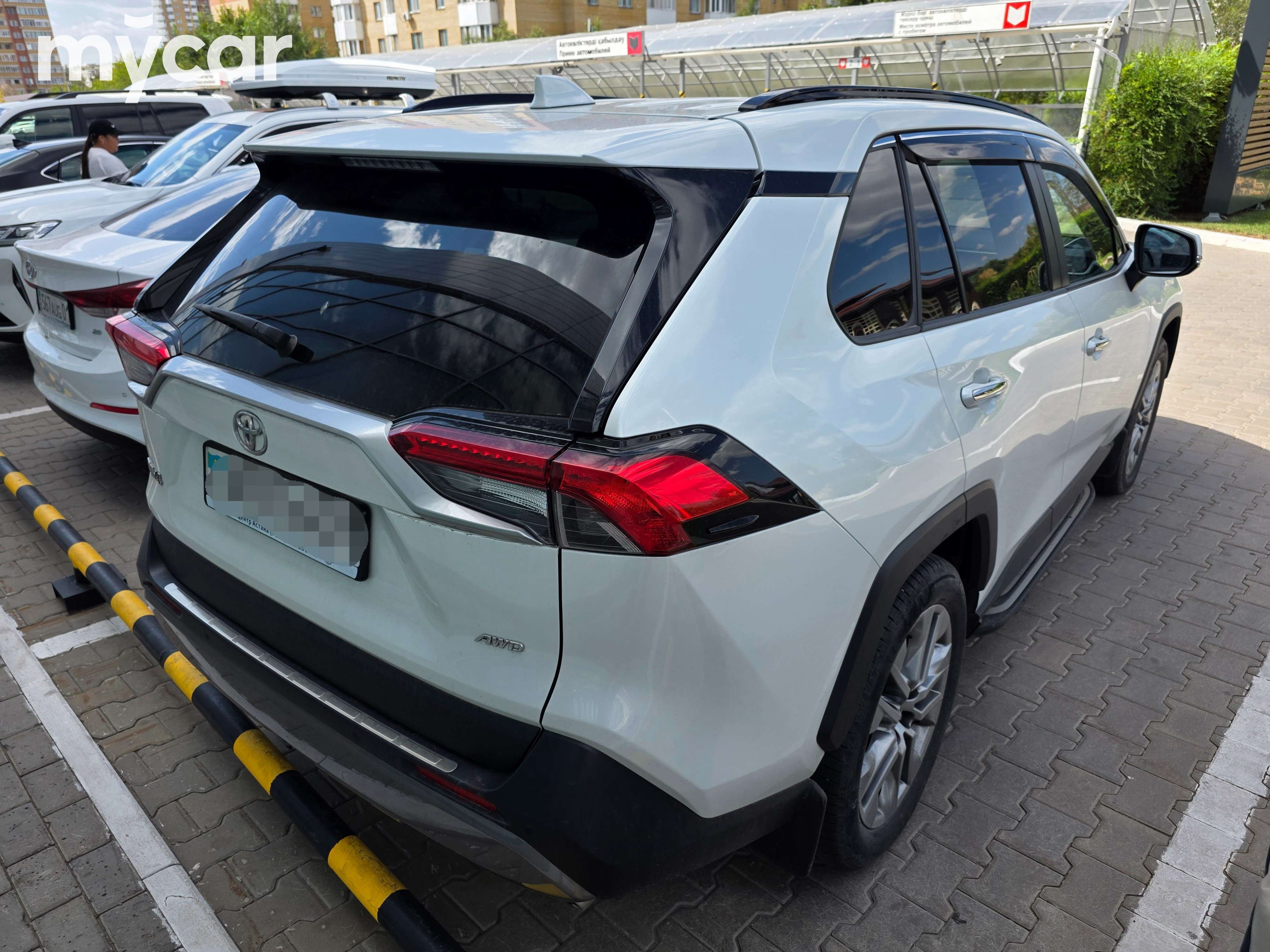 Toyota RAV4 2021