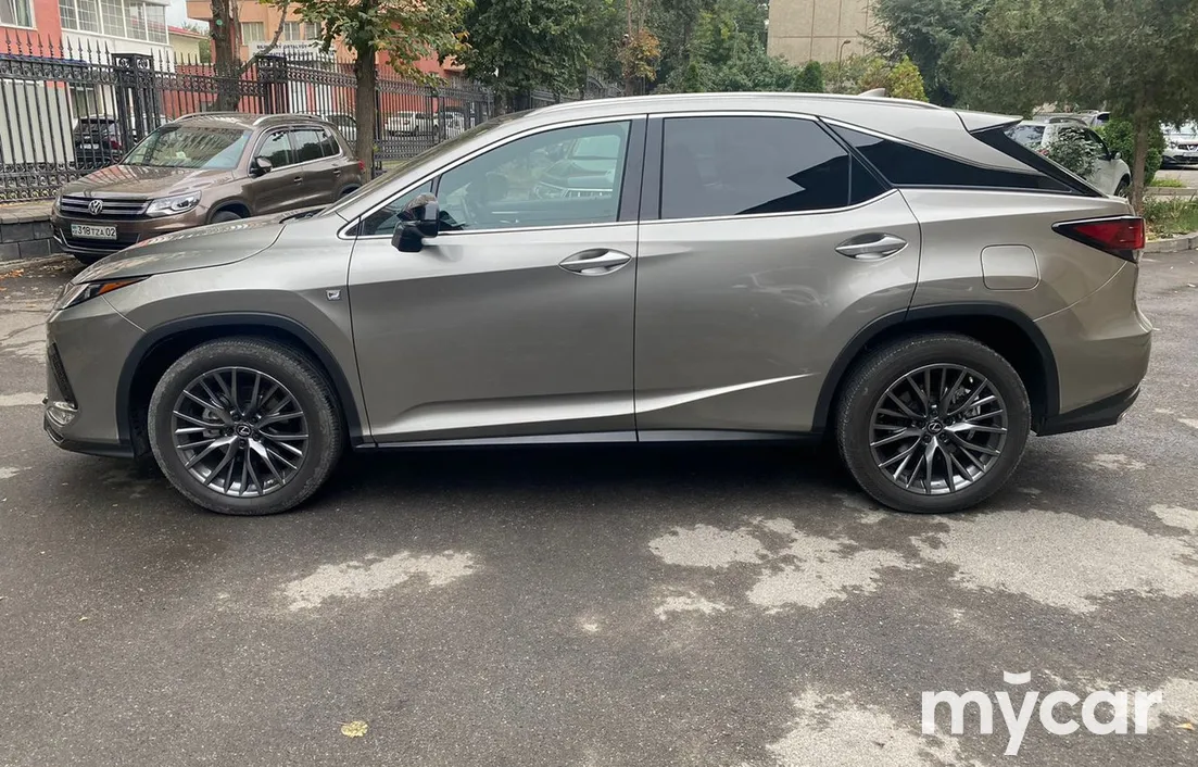 Lexus RX 2021
