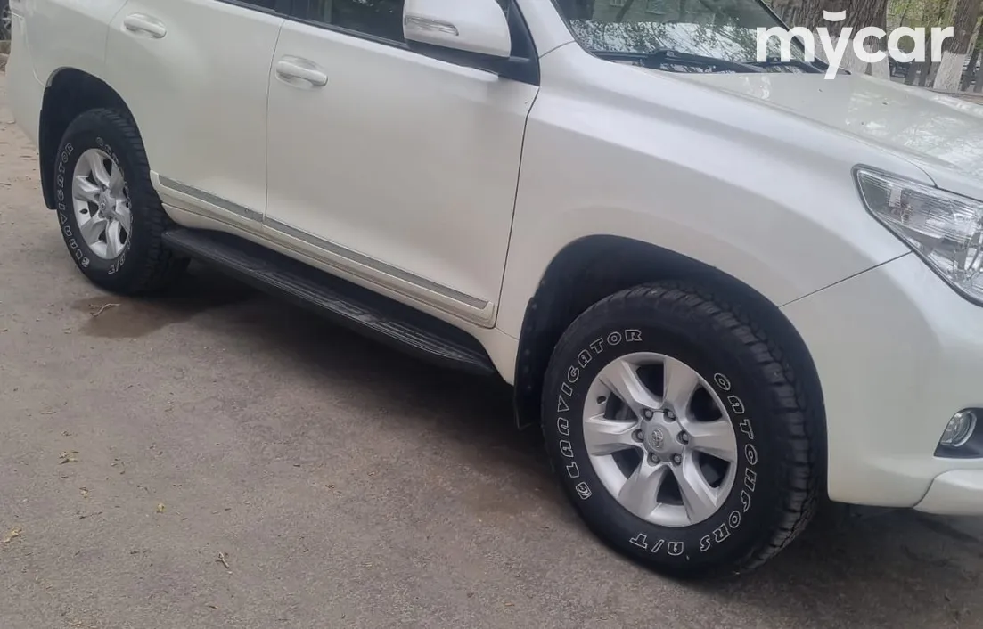 Toyota Land Cruiser Prado 2013