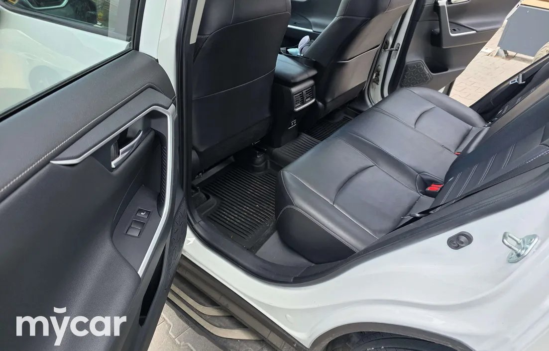 Toyota RAV4 2021