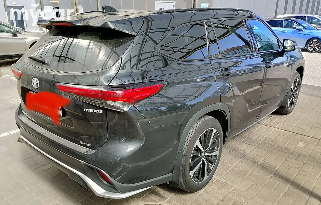 Toyota Crown Kluger 2022