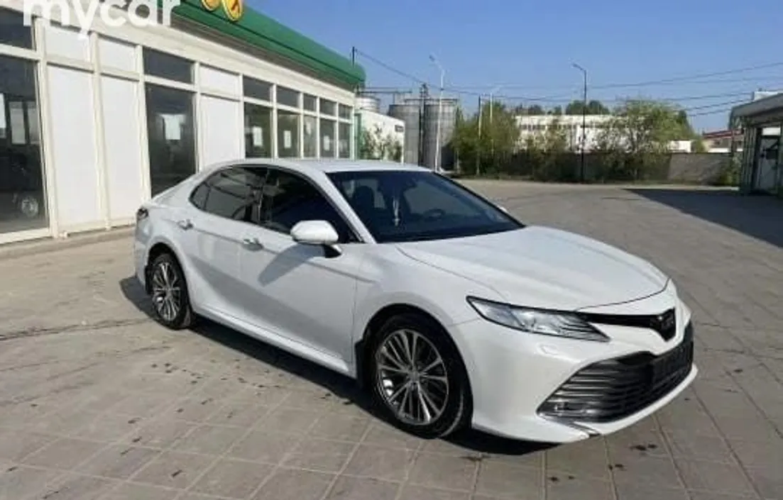 Toyota Camry 2019