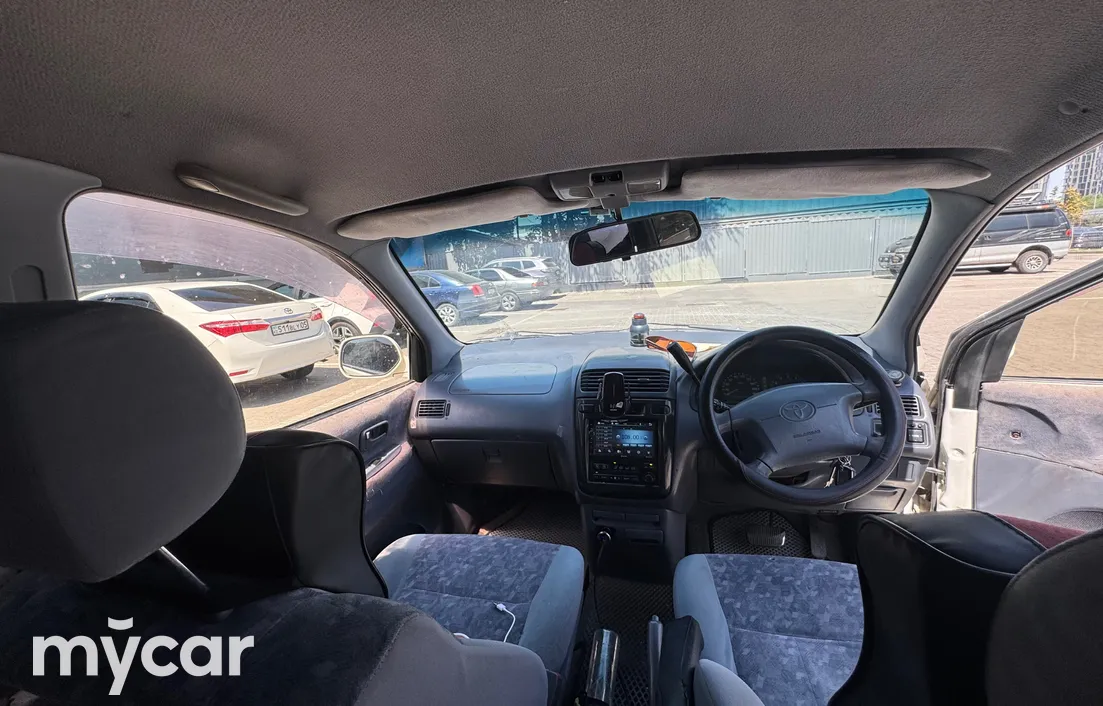 Toyota Ipsum 2000