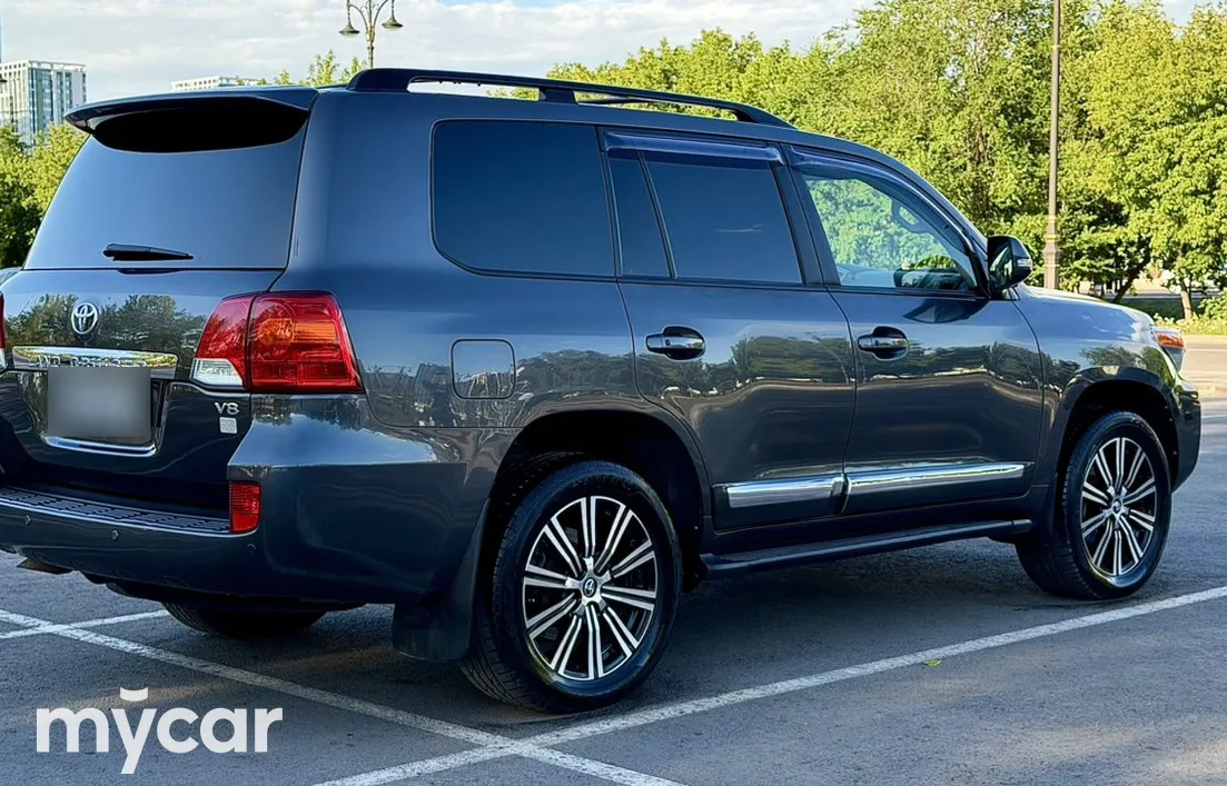Toyota Land Cruiser 2013