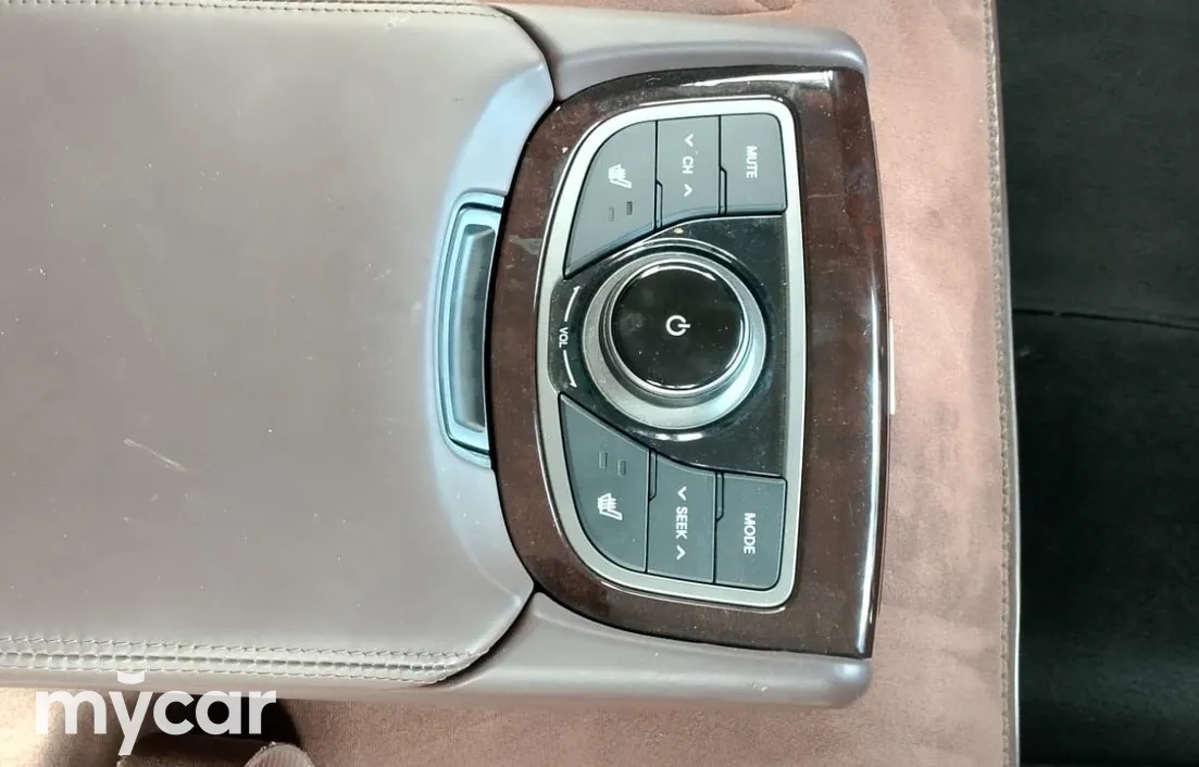 Hyundai Grandeur 2011