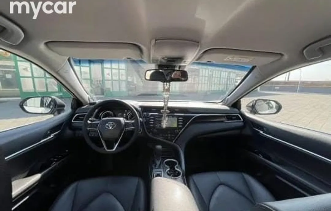 Toyota Camry 2019