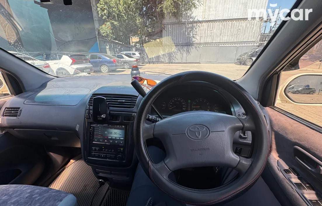 Toyota Ipsum 2000