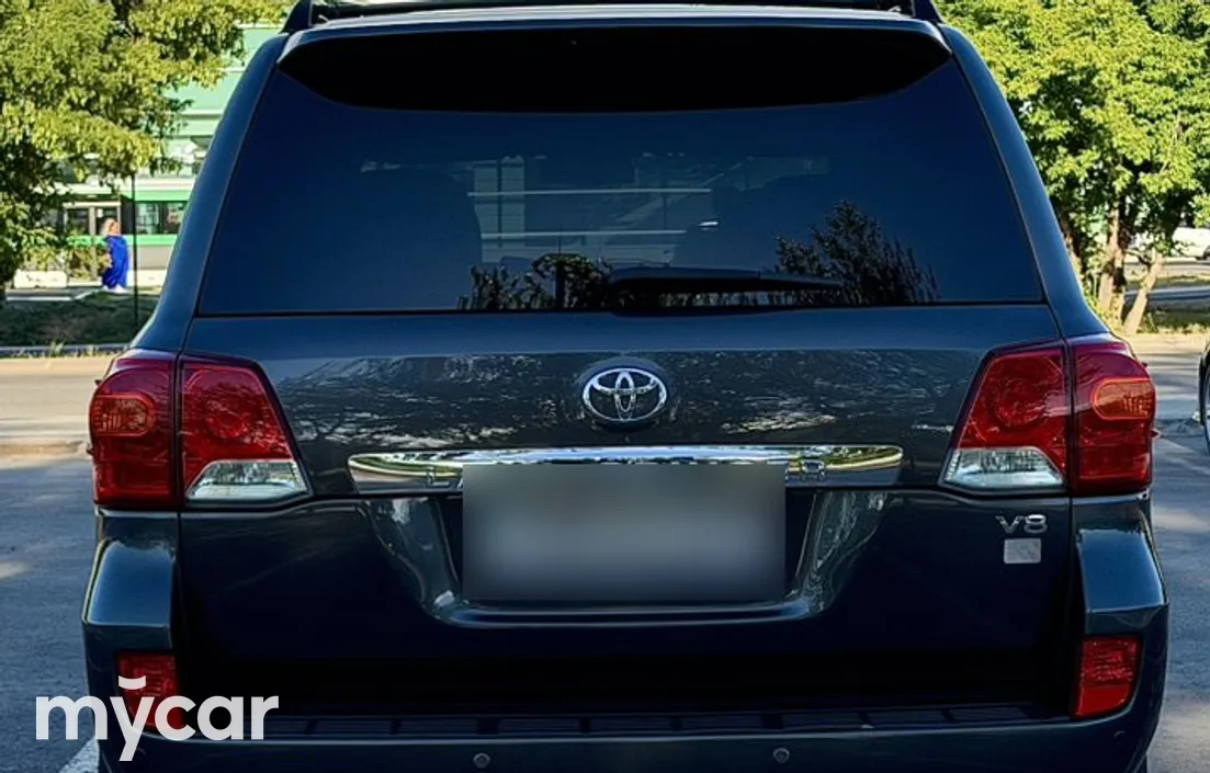 Toyota Land Cruiser 2013