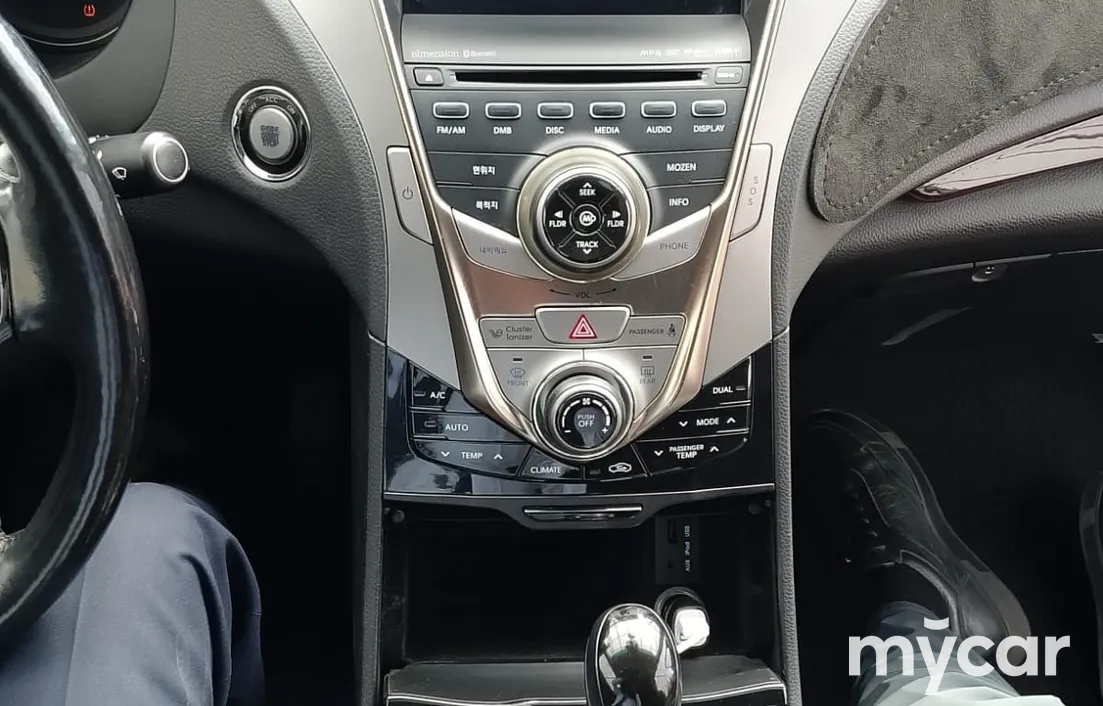 Hyundai Grandeur 2011