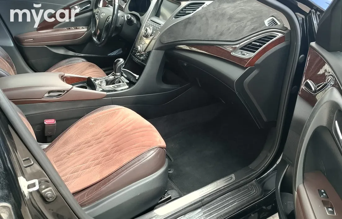 Hyundai Grandeur 2011