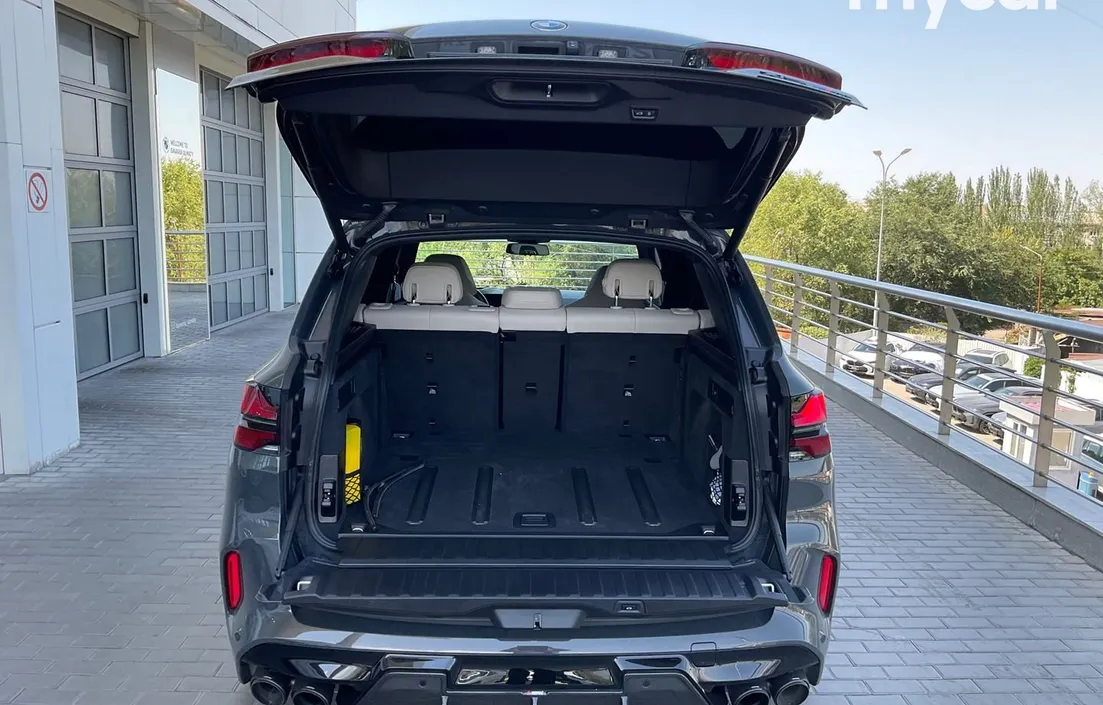 BMW X5 M 2023