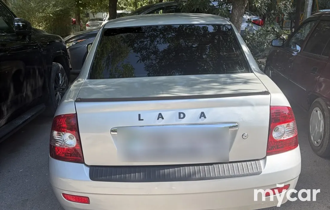 LADA Priora 2013