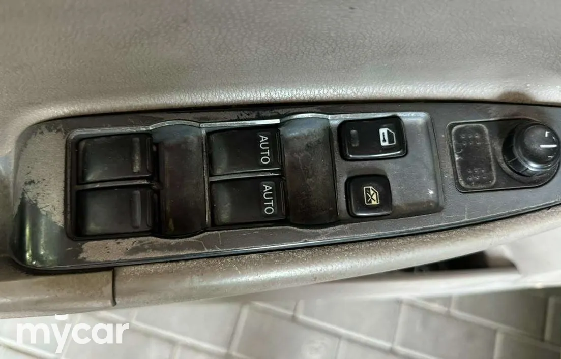 Nissan Altima 2002