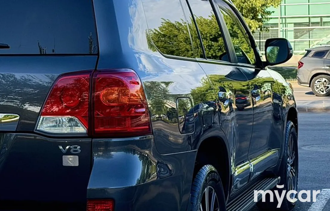 Toyota Land Cruiser 2013