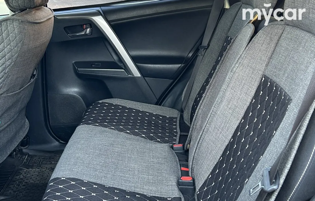 Toyota RAV4 2015