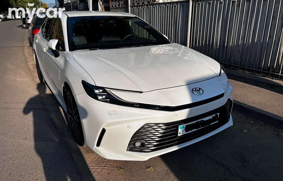 Toyota Camry 2025