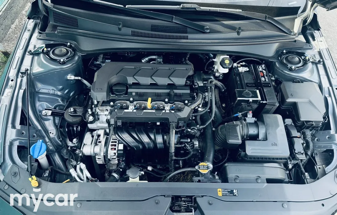 Hyundai Elantra 2024