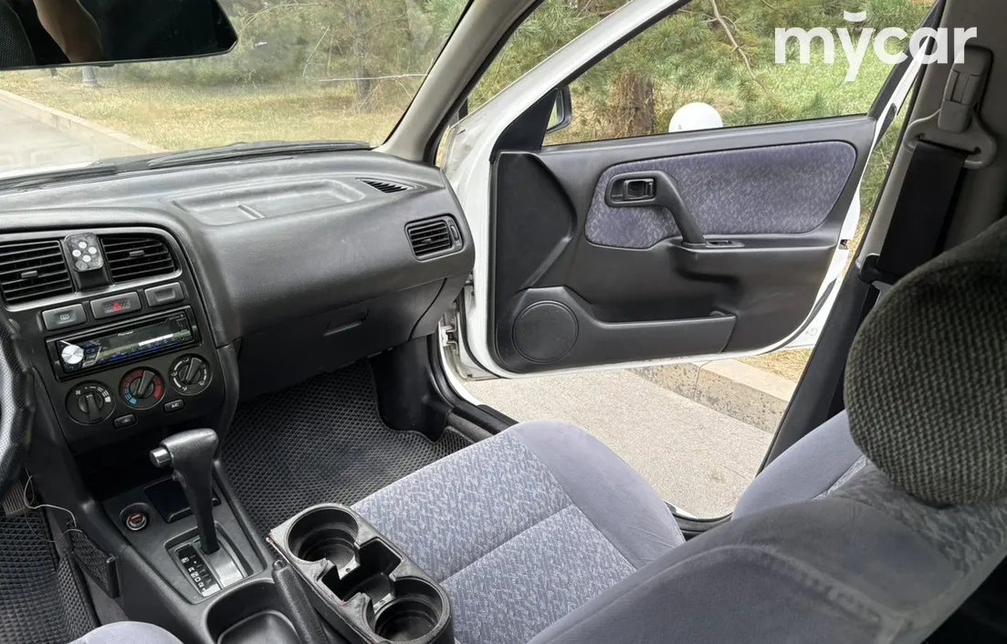 Nissan Primera 1999