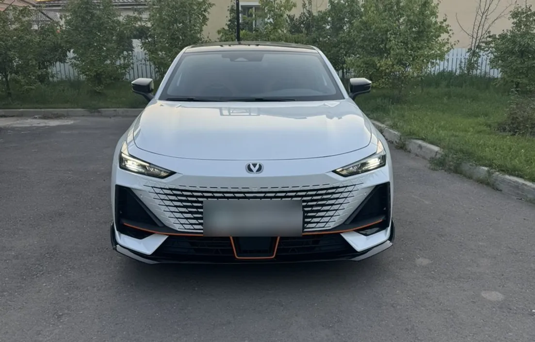 Changan UNI-V 2025