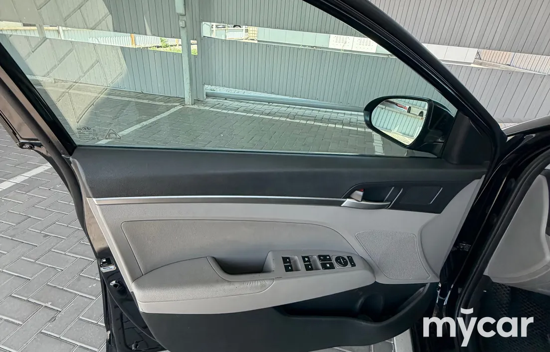 Hyundai Elantra 2019