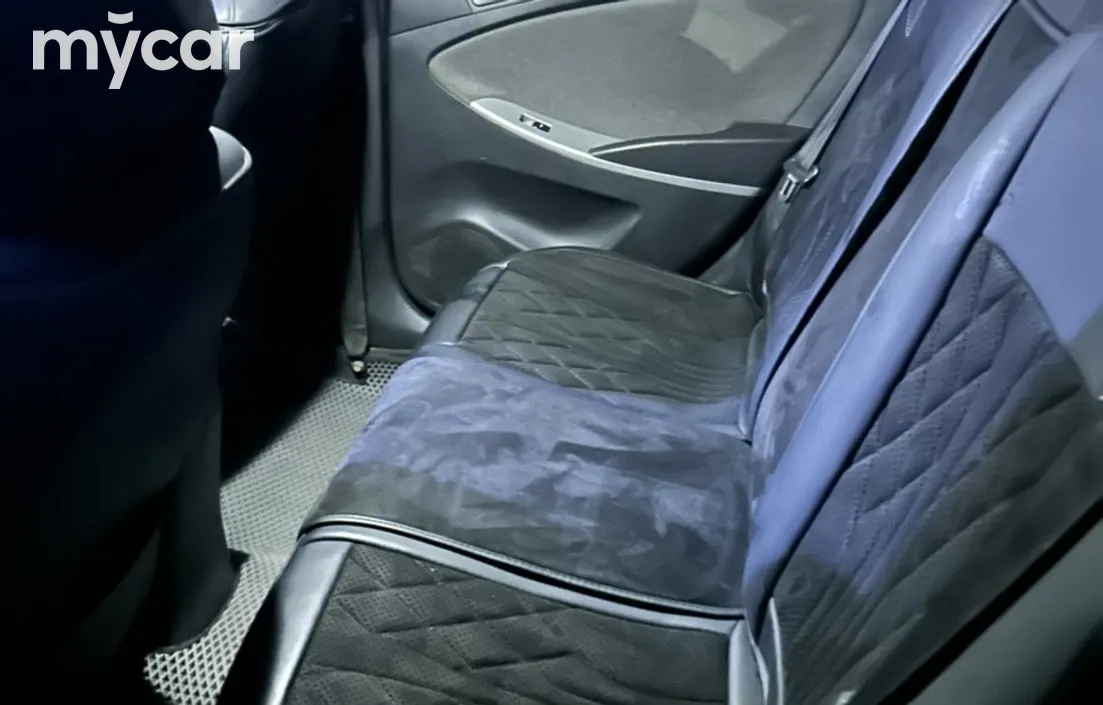 Hyundai Accent 2013