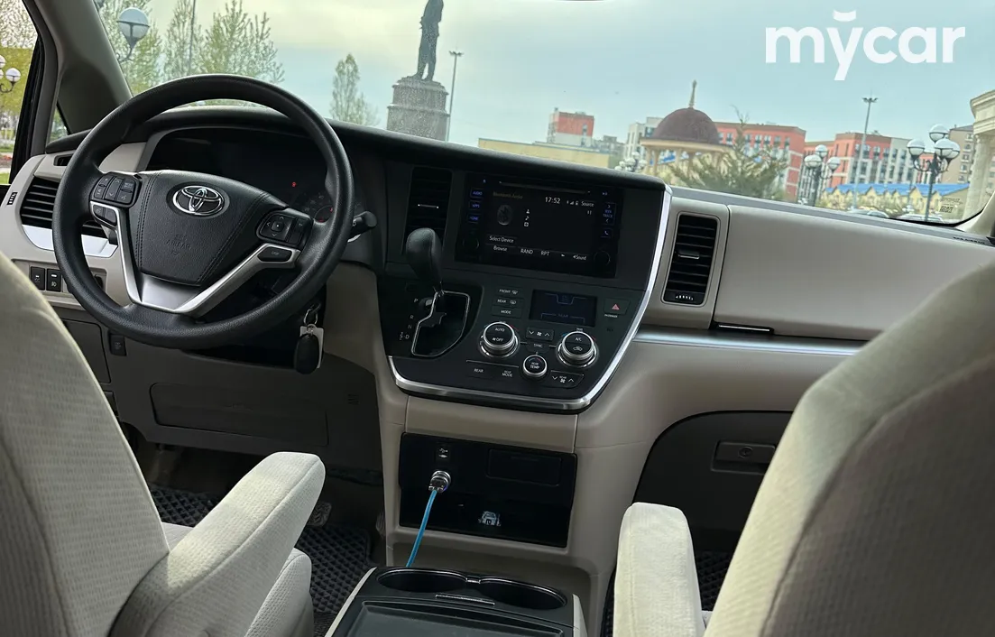Toyota Sienna 2015