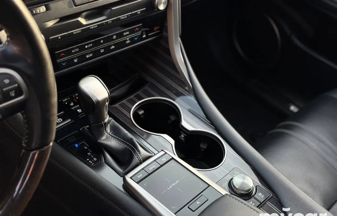 Lexus RX 2021