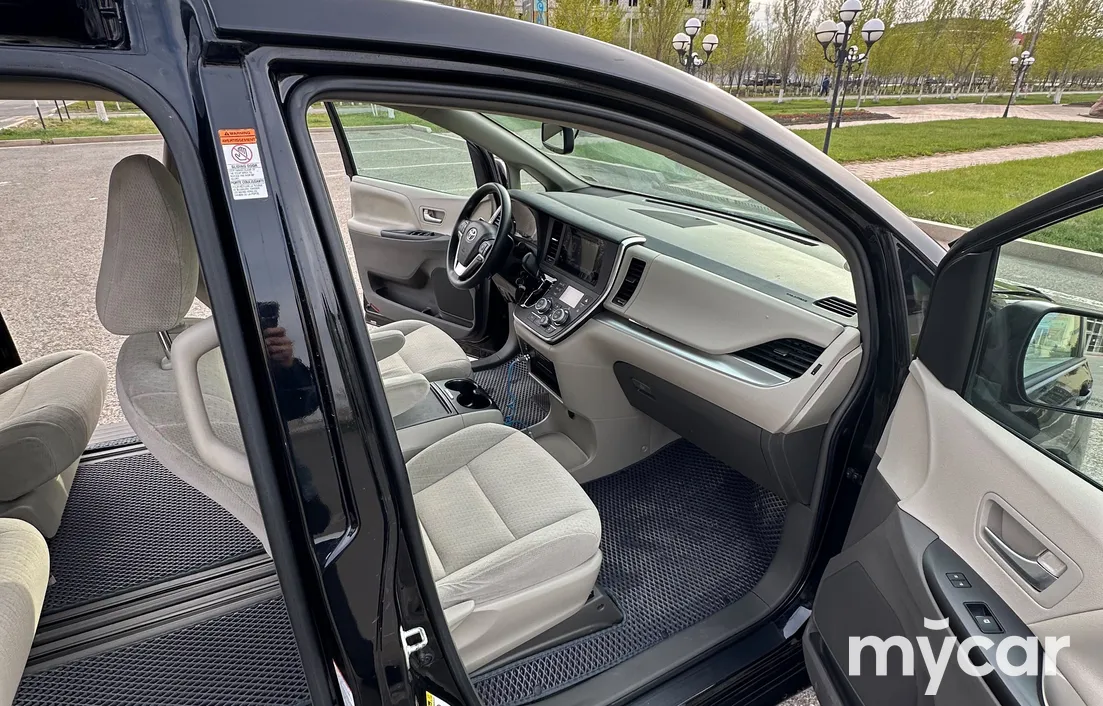 Toyota Sienna 2015
