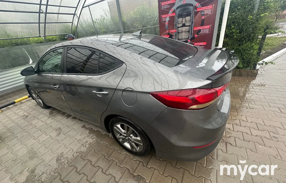 Hyundai Elantra 2018