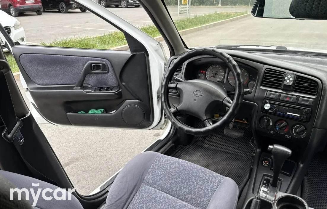 Nissan Primera 1999