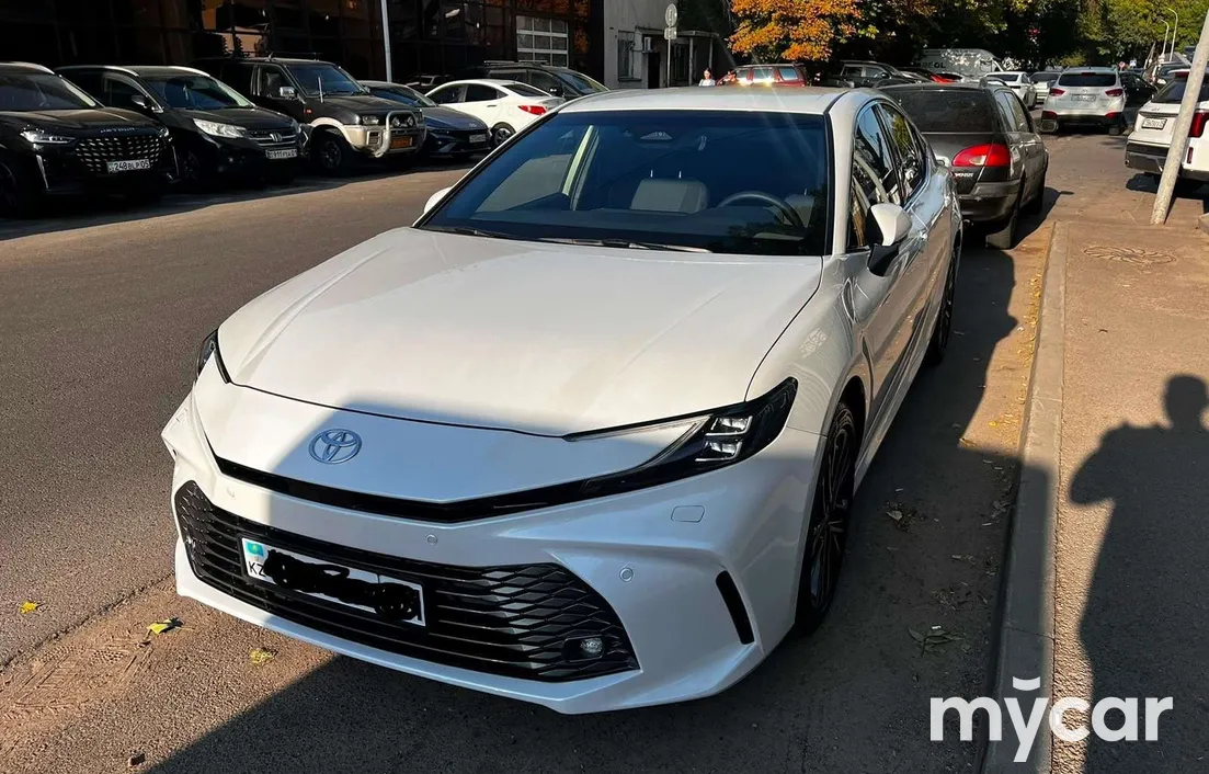 Toyota Camry 2025