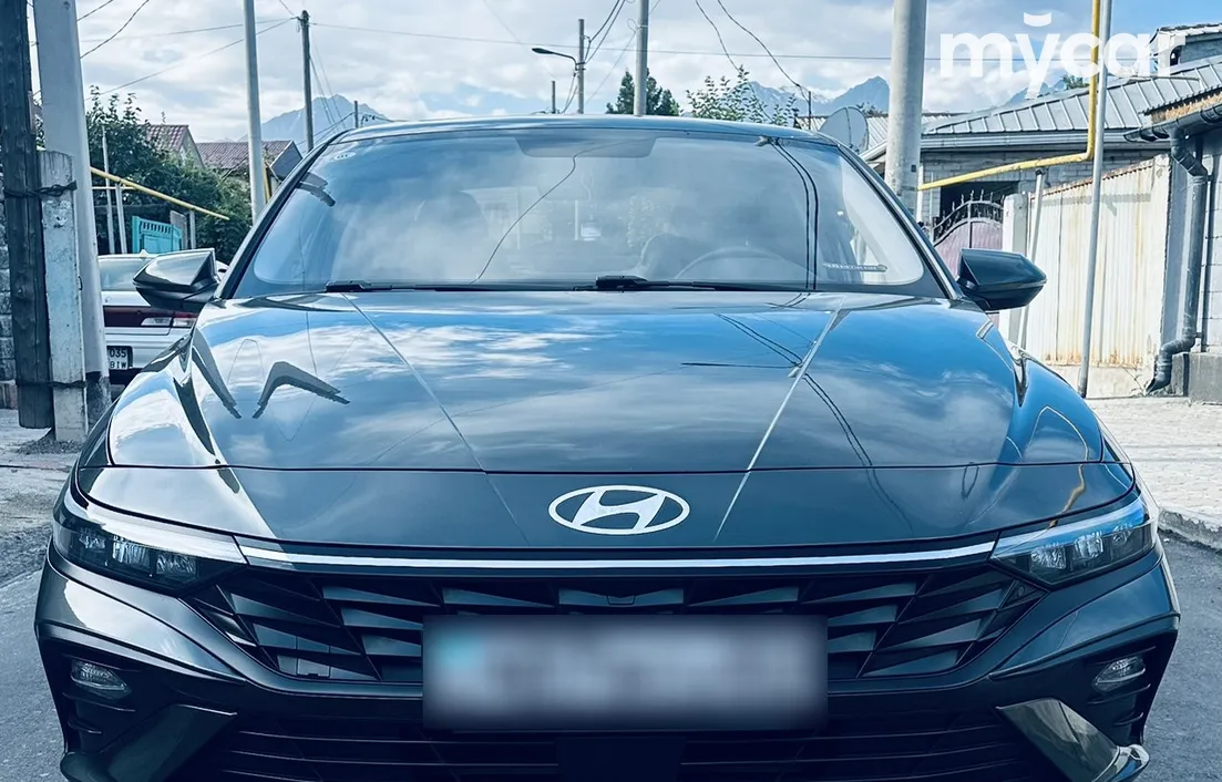 Hyundai Elantra 2024
