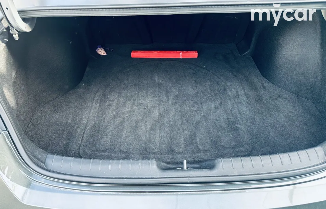 Hyundai Elantra 2024