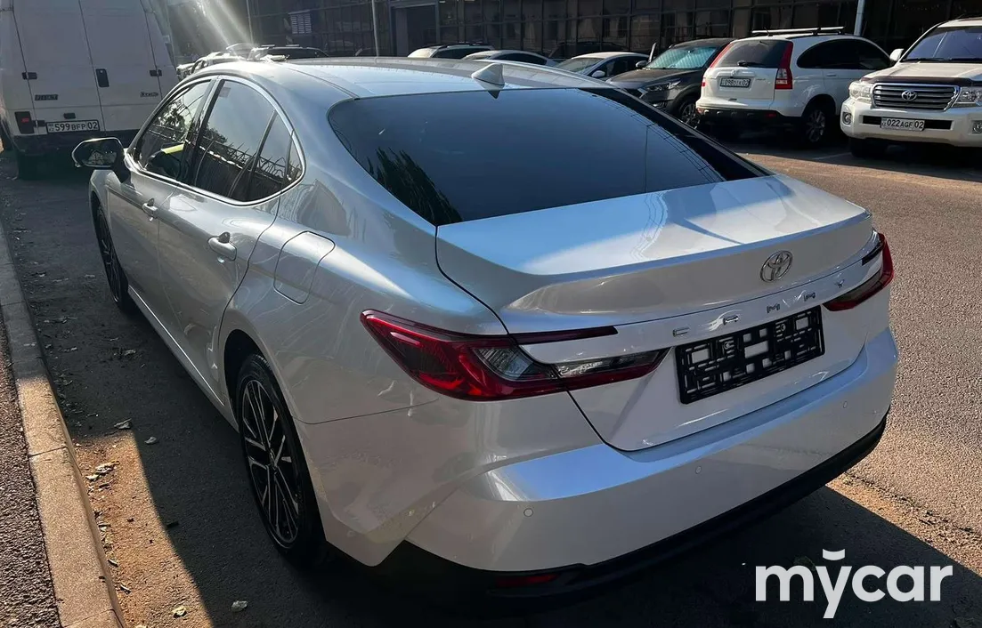 Toyota Camry 2025