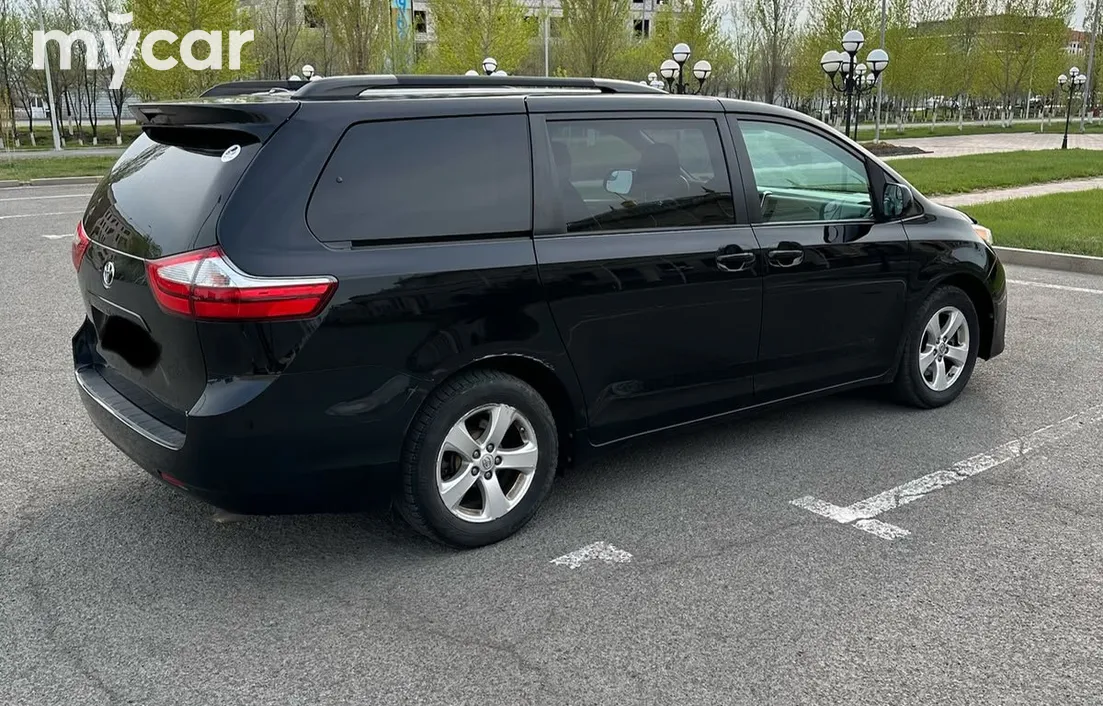 Toyota Sienna 2015
