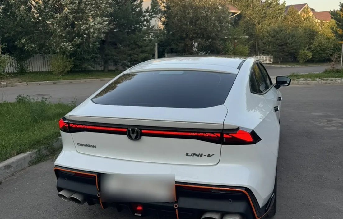 Changan UNI-V 2025