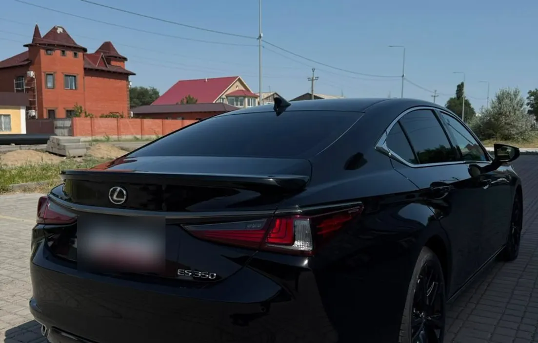 Lexus ES 2023