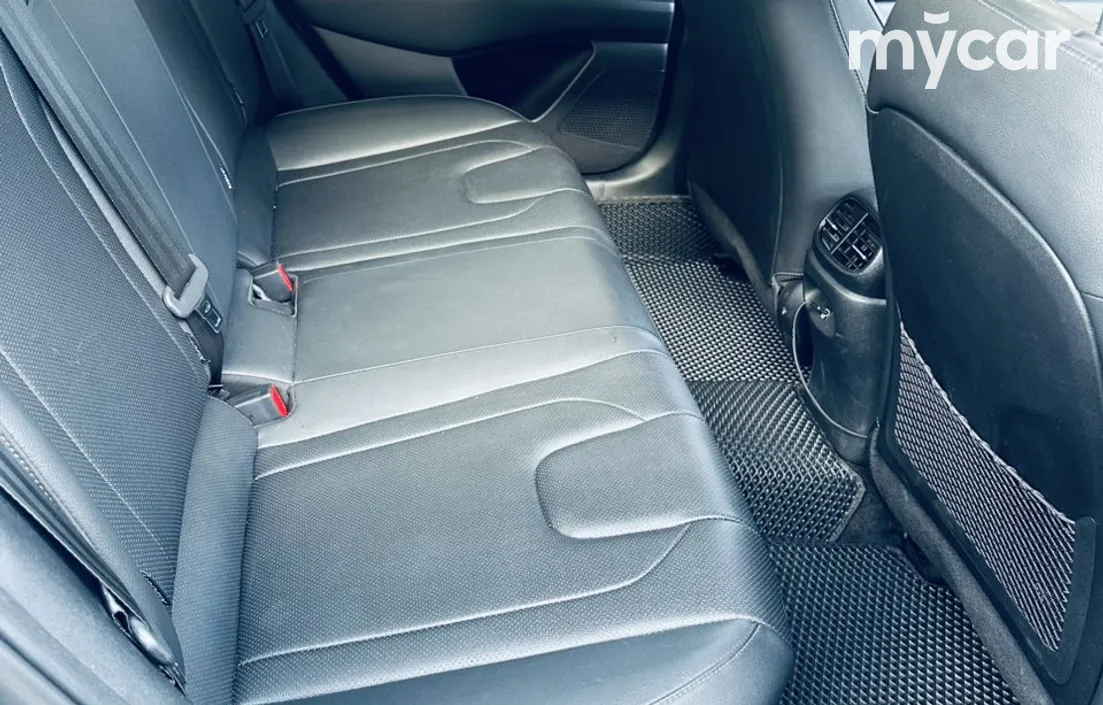 Hyundai Elantra 2024