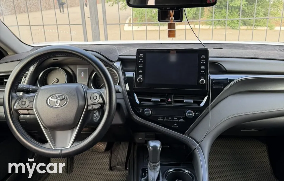 Toyota Camry 2024